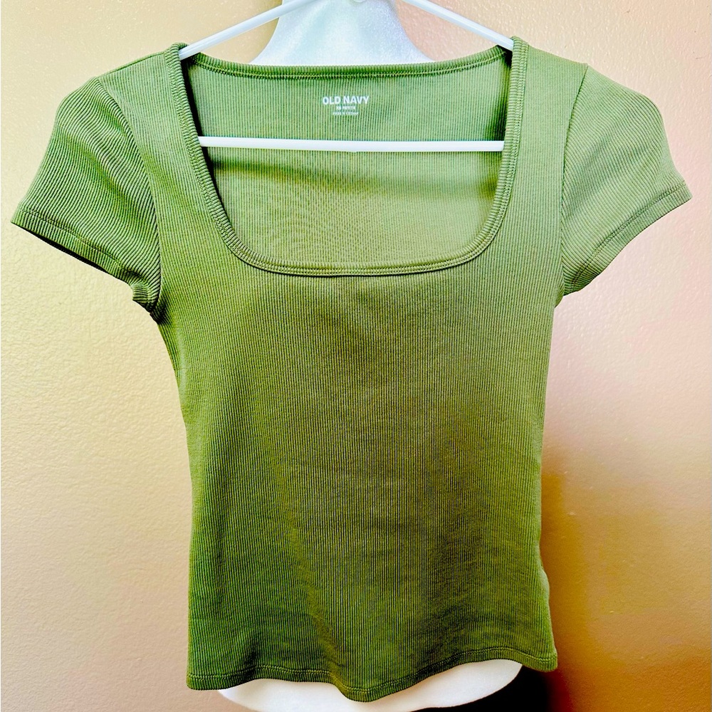 Old Navy Women's Green Ribbed Shirt. XS Petite.